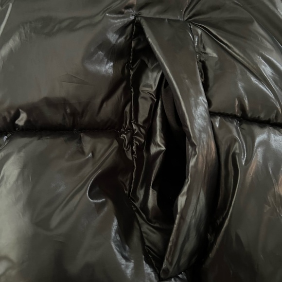 Zara Cropped Black Puffer Jacket Coat with High Neck. Shiny Black. Size Large - Picture 9 of 11